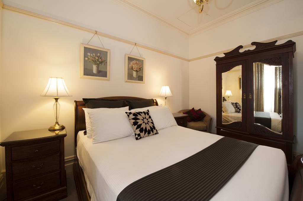 Cobb & Co Court Boutique Hotel Mudgee Quarto foto