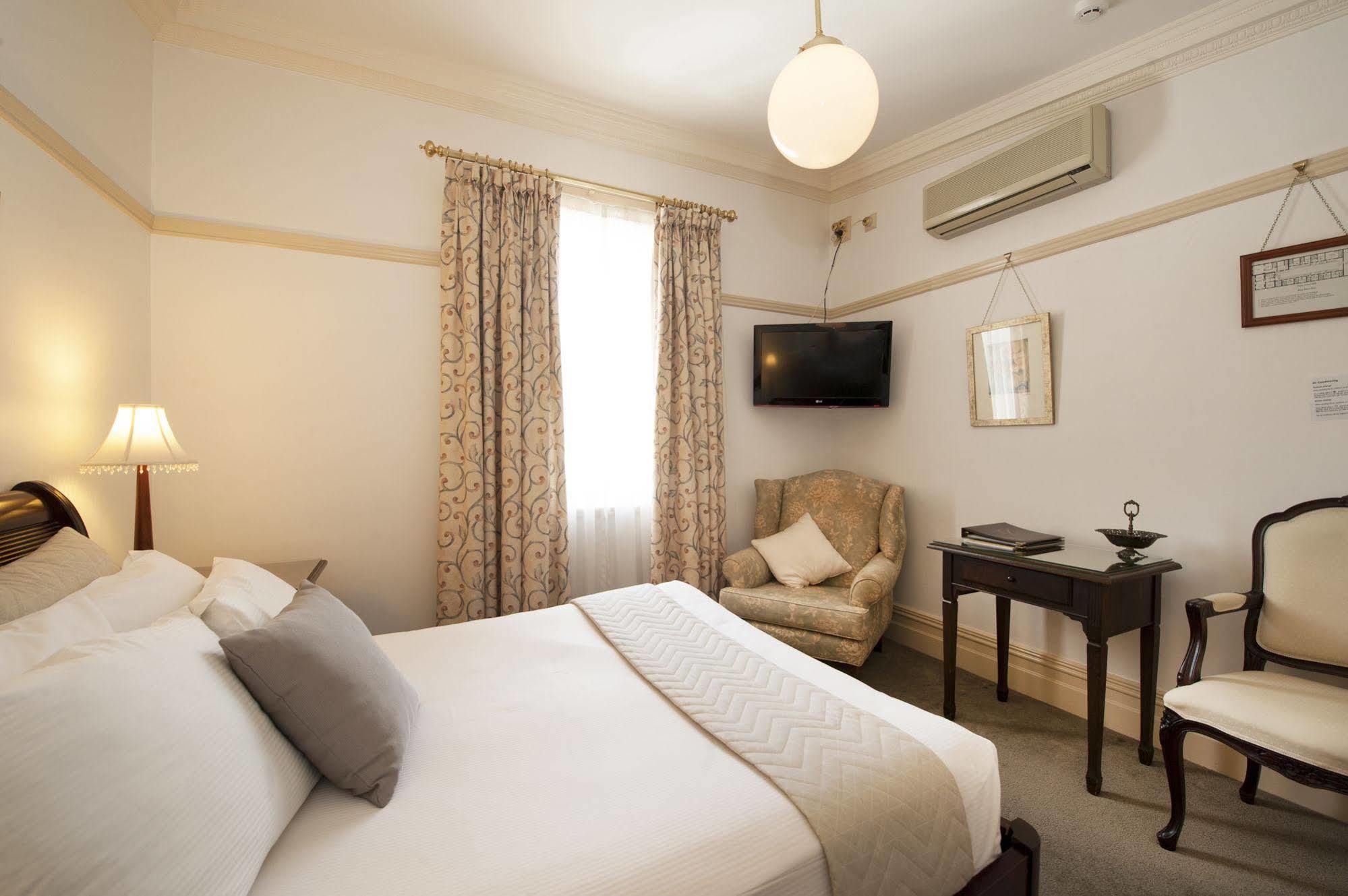 Cobb & Co Court Boutique Hotel Mudgee Exterior foto