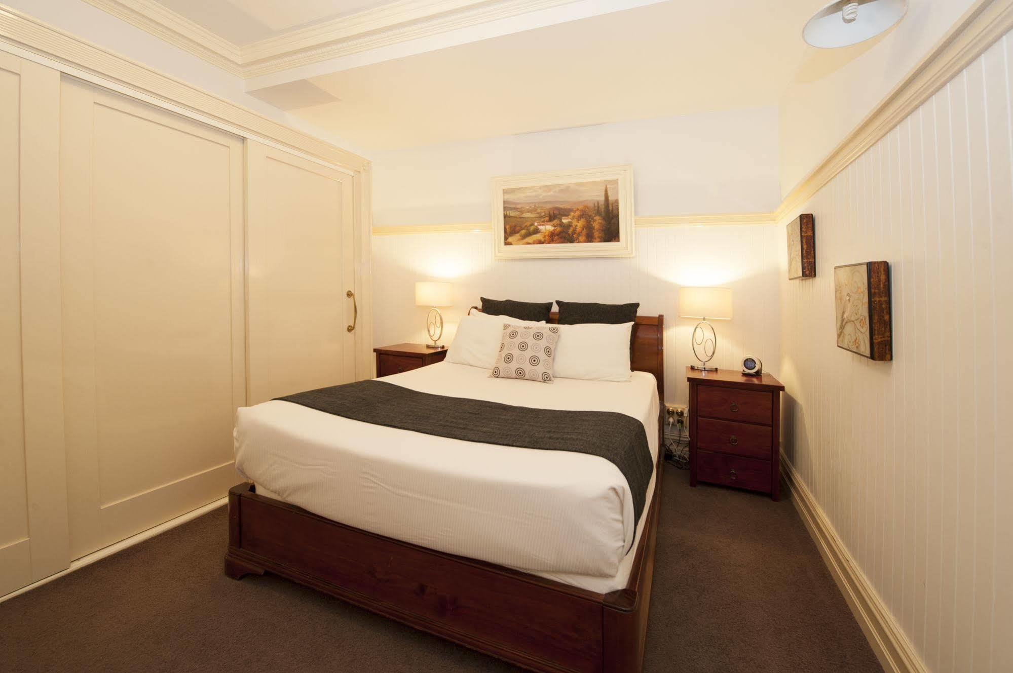 Cobb & Co Court Boutique Hotel Mudgee Exterior foto