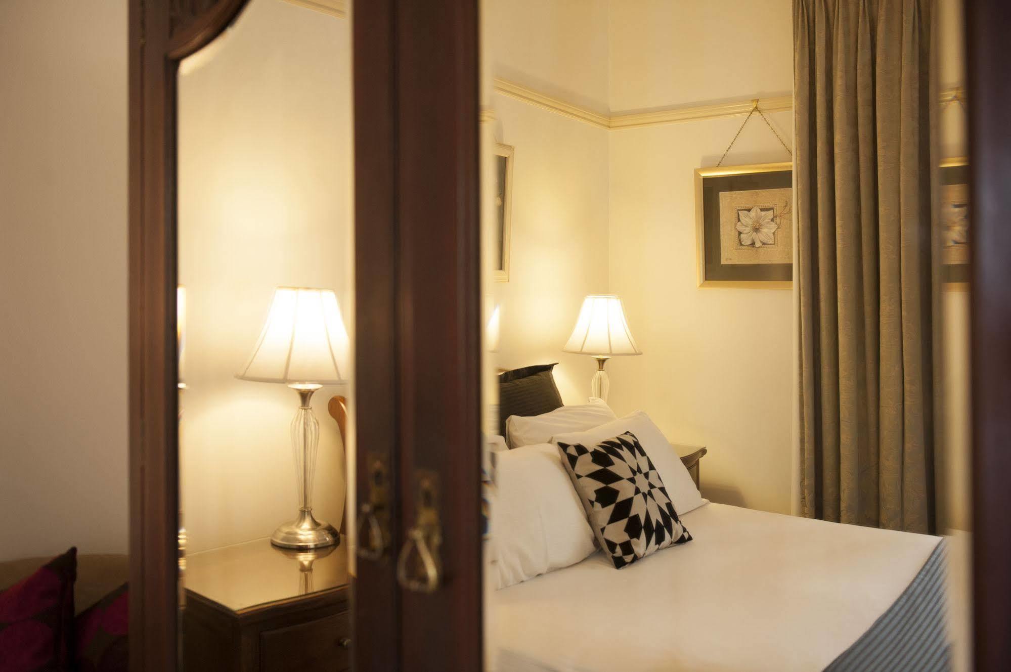 Cobb & Co Court Boutique Hotel Mudgee Exterior foto